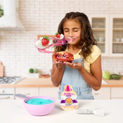 07 23508_CKZMKY_S2_PANCAKE_TRTZ_PSET_LIFESTYLE_1X1_BG_08 copy